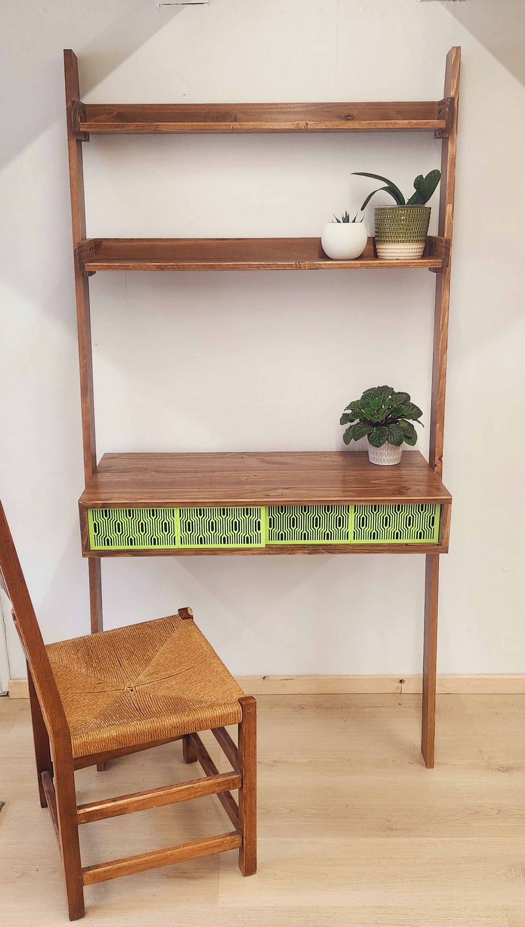 Arive LadderDesk