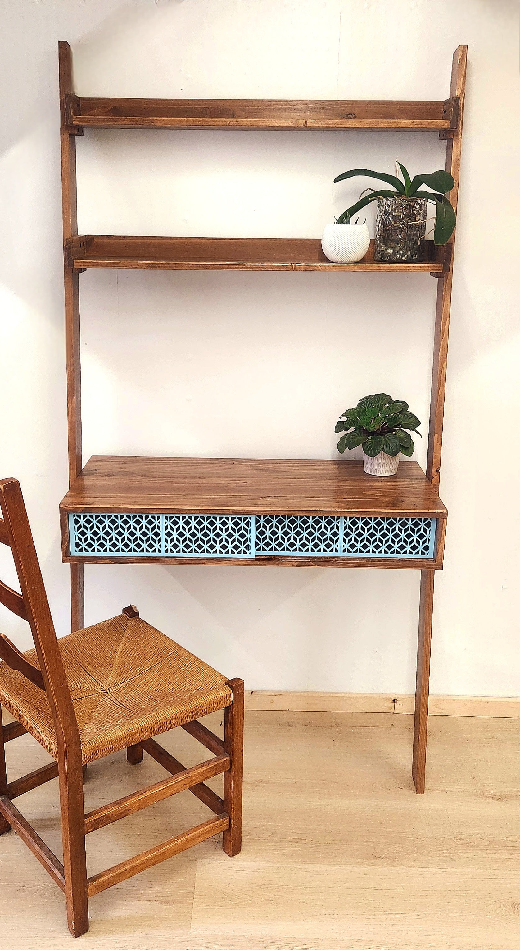 Arive LadderDesk