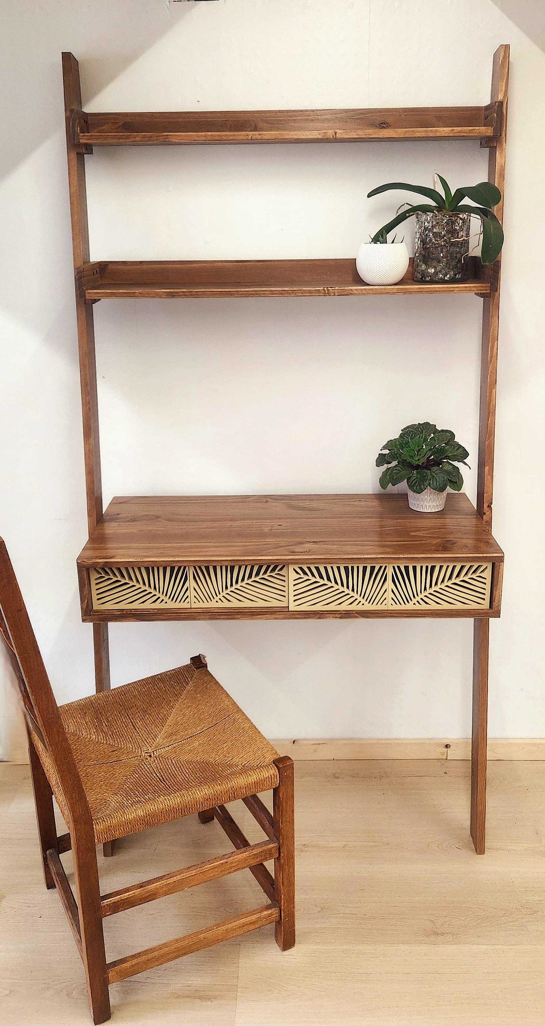 Arive LadderDesk