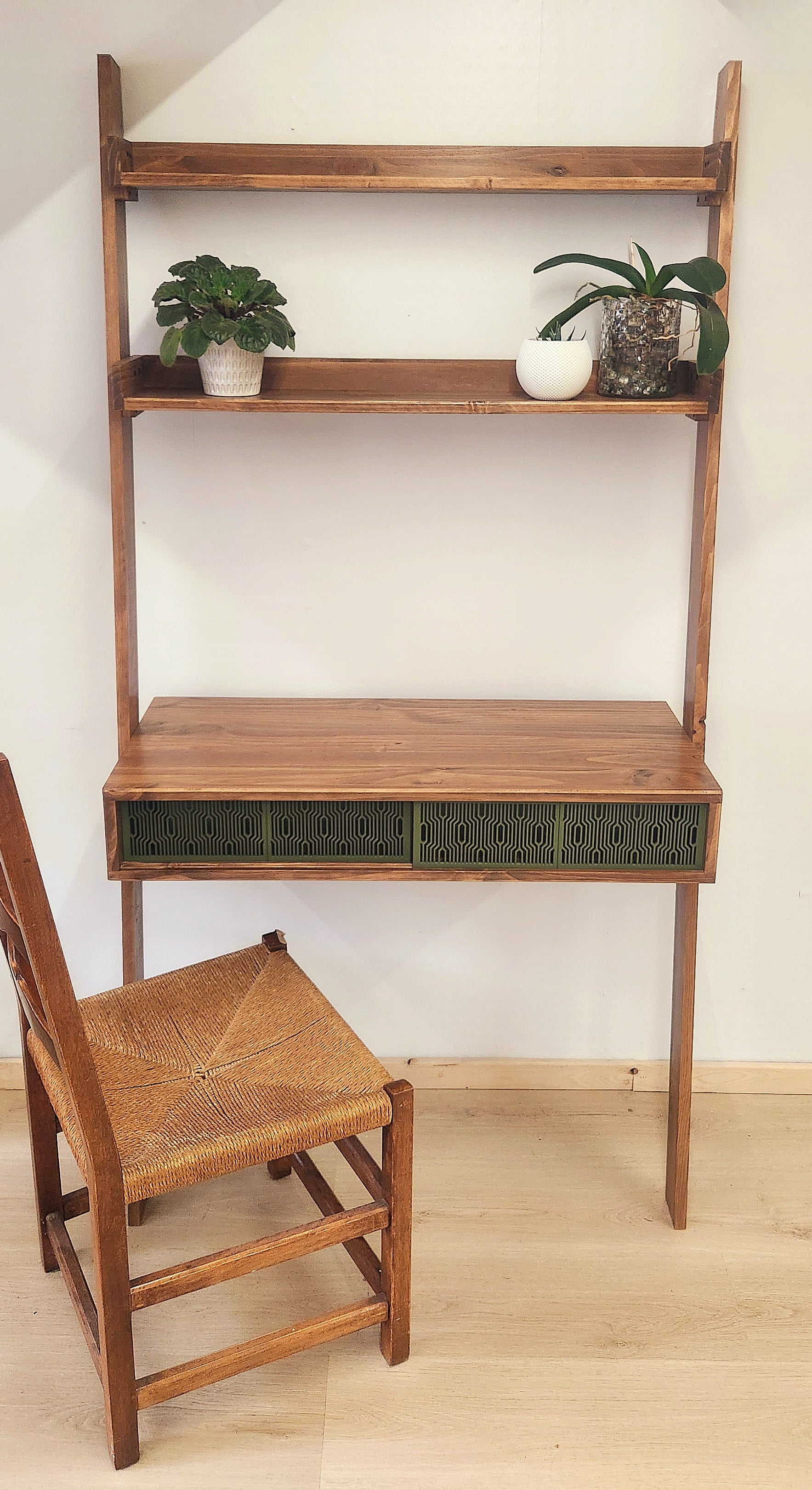 Arive LadderDesk
